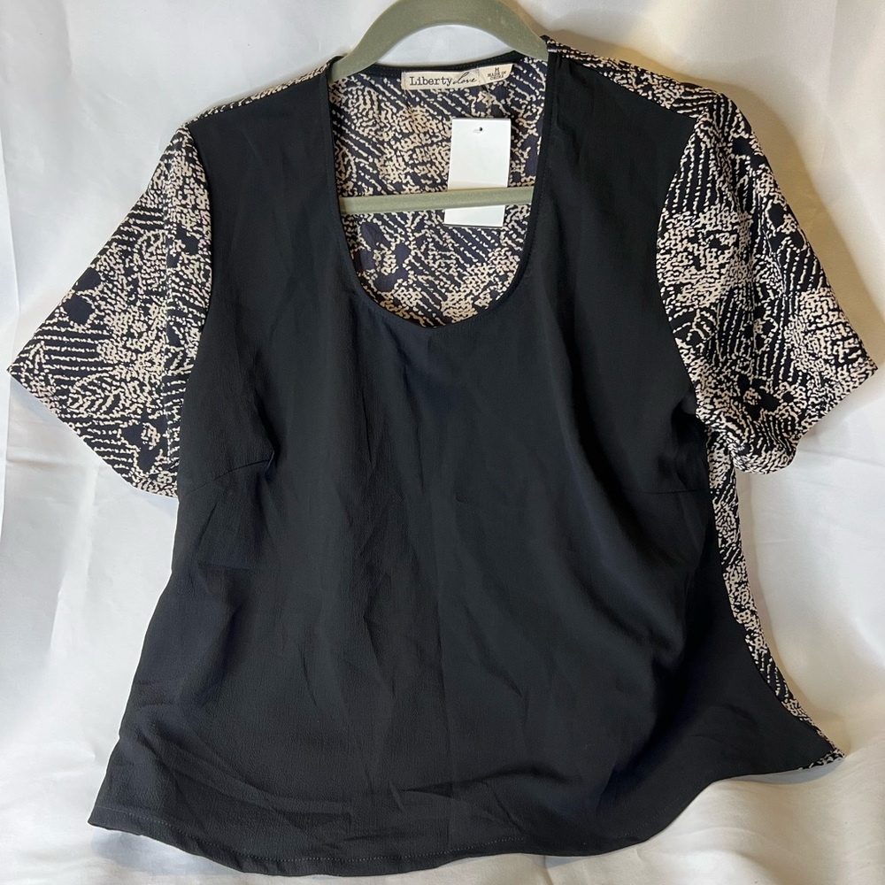 Nordstrom Rack: Liberty Love | Medium Black Print Top